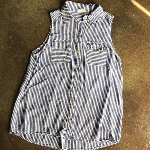 Entro Embroidered Tank - Picture 2 of 7